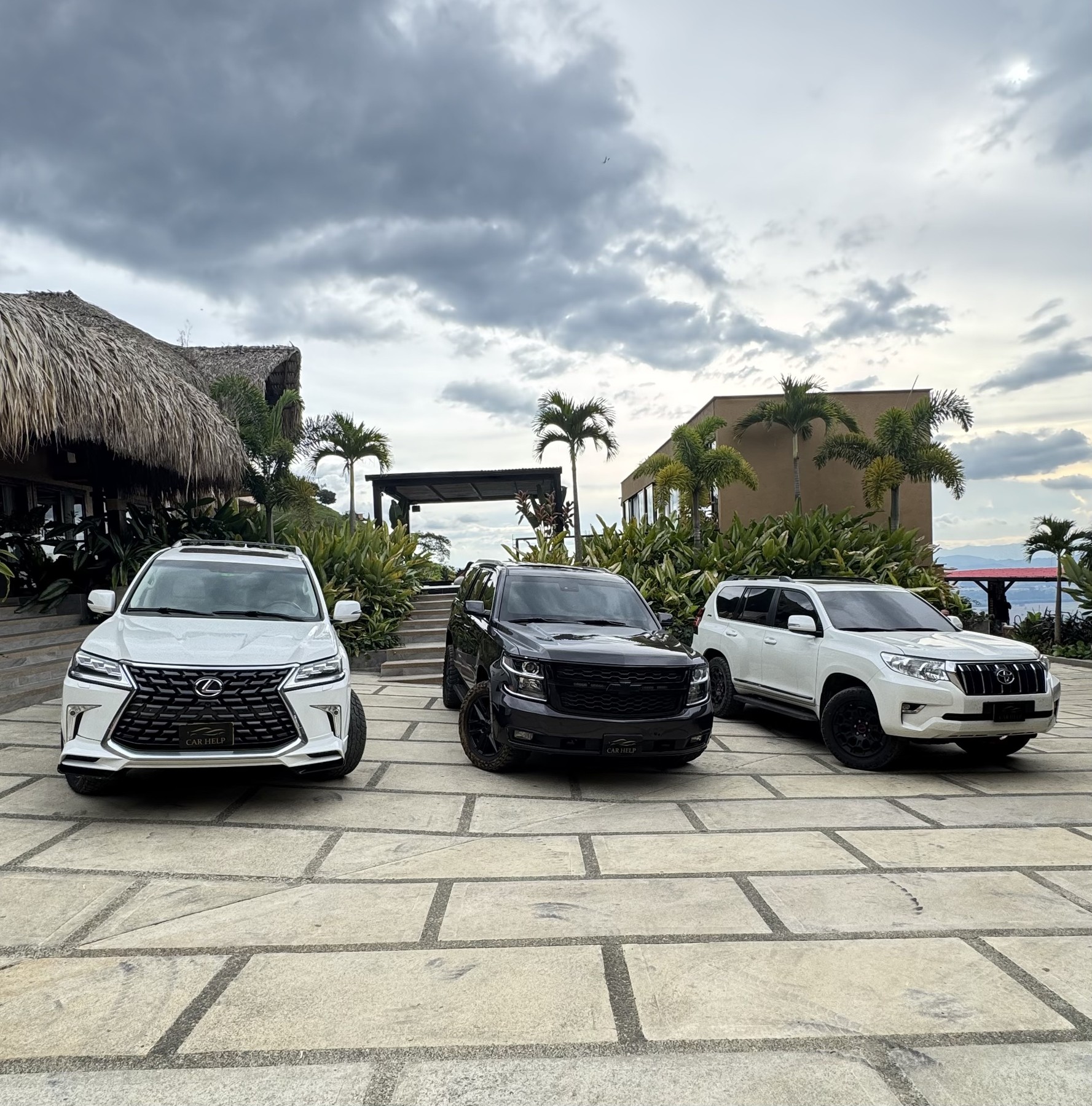 Lexus LX de la flota de renta Car Help